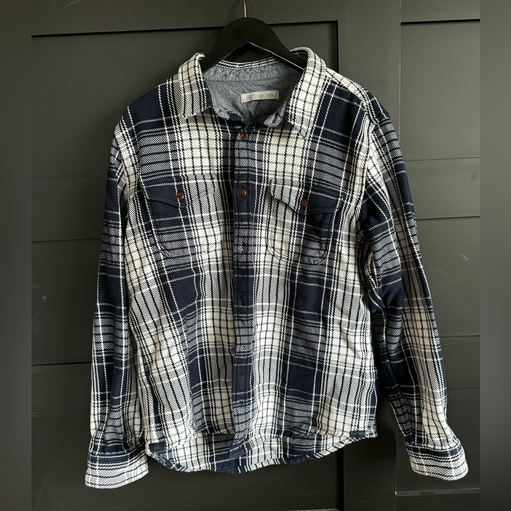Outerknown Xl Blanket Shirt White and Blue. Super heavy, great looking shirt.